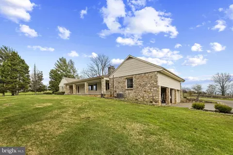 9265 Ramey Rd, Marshall, VA 20115 photo 4
