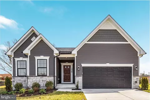 4 Bowens Run Rd, Bealeton, VA 22712