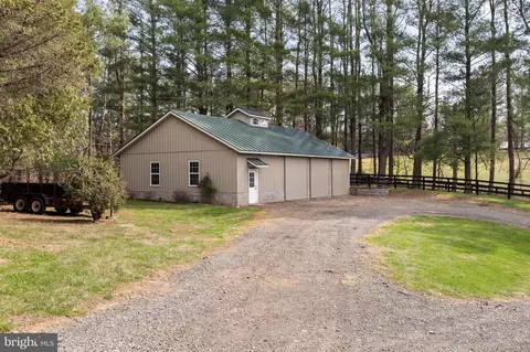 10803 Crest Hill Rd, Marshall, VA 20115 photo 3