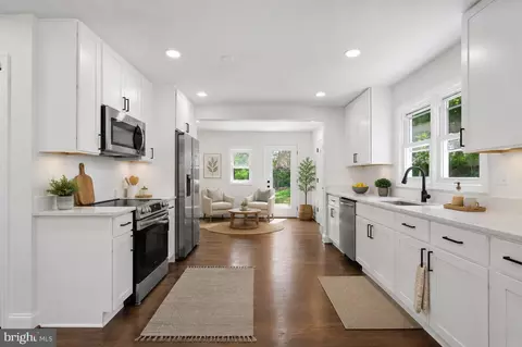 200 E Bowen St, Remington, VA 22734