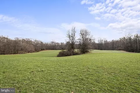 7389 Leeds Manor Rd, Marshall, VA 20115