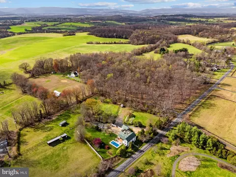 View/Area - 4094 Whiting Rd, Marshall, VA 20115 photo 2 of 3