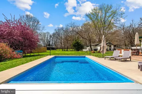 Exterior - 4094 Whiting Rd, Marshall, VA 20115 photo 10 of 15