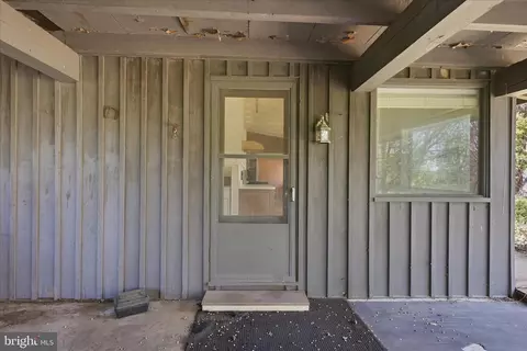 Exterior - 2517 Five Points Rd, Marshall, VA 20115 photo 14 of 22