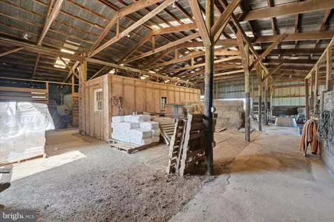 Entry Way - 2517 Five Points Rd, Marshall, VA 20115 photo 9 of 14