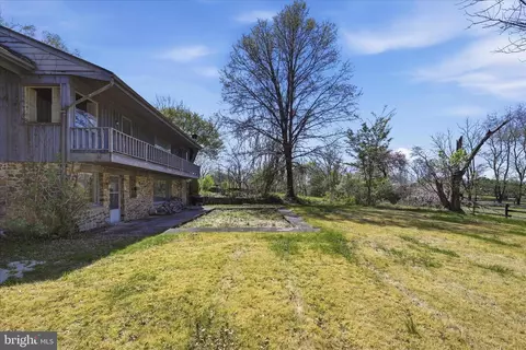 Exterior - 2517 Five Points Rd, Marshall, VA 20115 photo 19 of 22