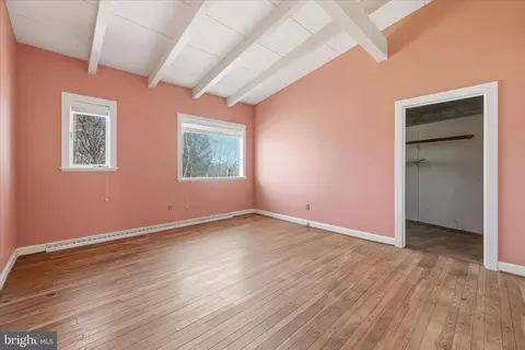 Bedroom - 2517 Five Points Rd, Marshall, VA 20115 photo 3 of 5