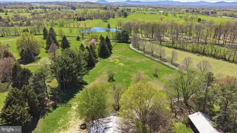 View/Area - 2517 Five Points Rd, Marshall, VA 20115 photo 6 of 12