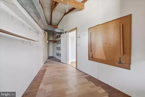 Entry Way - 2517 Five Points Rd, Marshall, VA 20115 photo 6 of 14