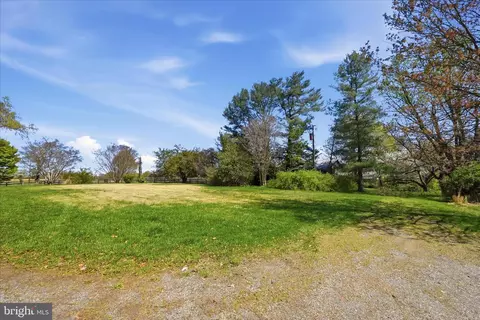 Exterior - 2517 Five Points Rd, Marshall, VA 20115 photo 20 of 22