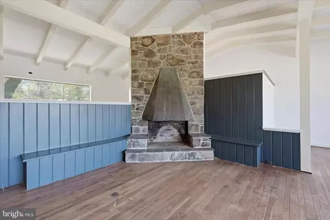 Living - 2517 Five Points Rd, Marshall, VA 20115 photo 8 of 24