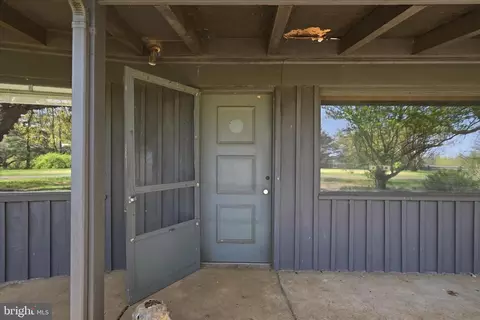 Exterior - 2517 Five Points Rd, Marshall, VA 20115 photo 13 of 22