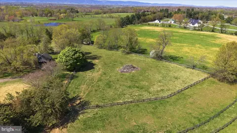 View/Area - 2517 Five Points Rd, Marshall, VA 20115 photo 3 of 12