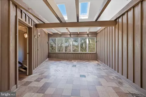 Entry Way - 2517 Five Points Rd, Marshall, VA 20115 photo 8 of 14