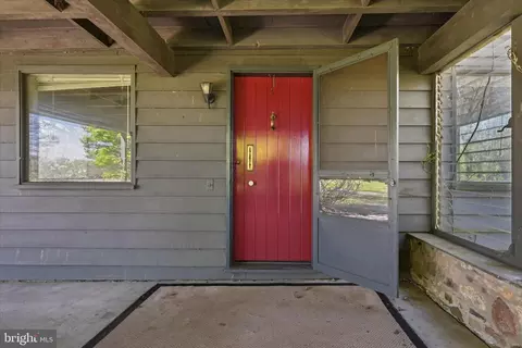 Exterior - 2517 Five Points Rd, Marshall, VA 20115 photo 7 of 22