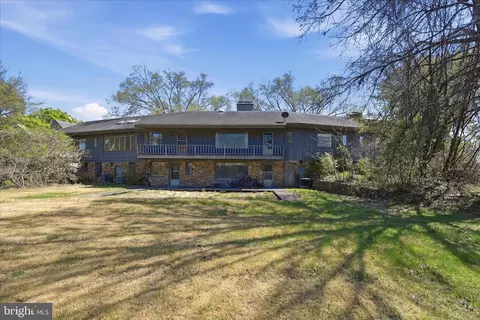 Exterior - 2517 Five Points Rd, Marshall, VA 20115 photo 18 of 22