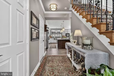 Entry Way - 6165 Mint Springs Dr, Warrenton, VA 20187 photo 2 of 12