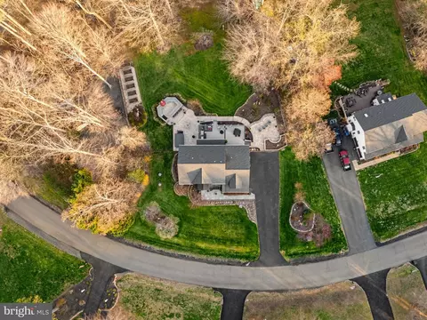 View/Area - 6165 Mint Springs Dr, Warrenton, VA 20187 photo 5 of 11