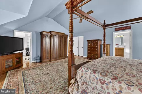 Bedroom - 6165 Mint Springs Dr, Warrenton, VA 20187 photo 10 of 11