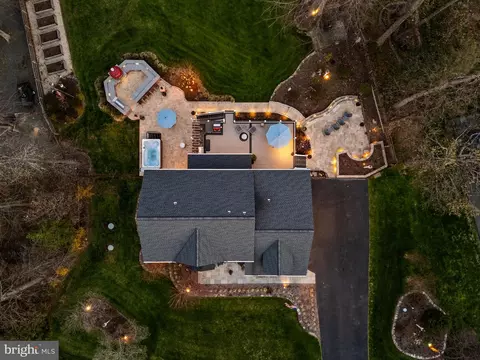 View/Area - 6165 Mint Springs Dr, Warrenton, VA 20187 photo 2 of 11