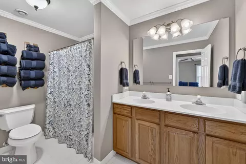 Bath - 6165 Mint Springs Dr, Warrenton, VA 20187 photo 4 of 6