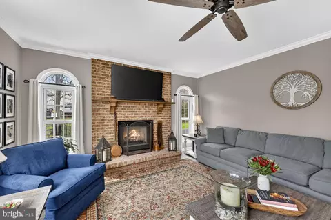 Living - 6165 Mint Springs Dr, Warrenton, VA 20187 photo 4 of 4