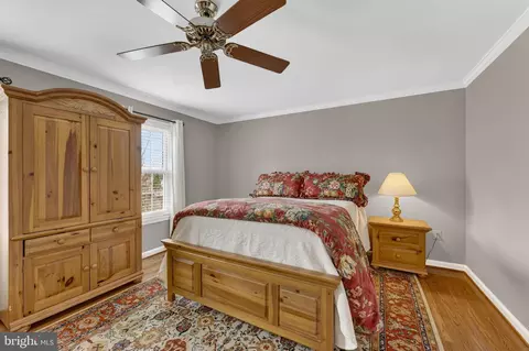 Bedroom - 6165 Mint Springs Dr, Warrenton, VA 20187 photo 6 of 11