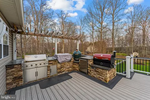 Exterior - 6165 Mint Springs Dr, Warrenton, VA 20187 photo 37 of 39