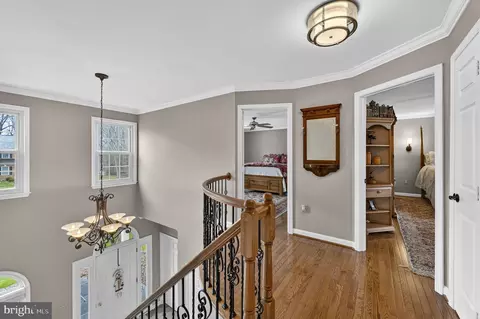Entry Way - 6165 Mint Springs Dr, Warrenton, VA 20187 photo 7 of 12