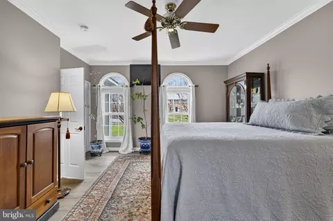 Bedroom - 6165 Mint Springs Dr, Warrenton, VA 20187 photo 3 of 11