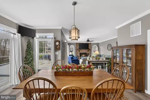 Dining - 6165 Mint Springs Dr, Warrenton, VA 20187 photo 1 of 4