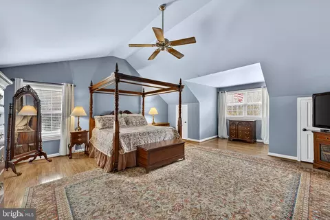 Bedroom - 6165 Mint Springs Dr, Warrenton, VA 20187 photo 8 of 11