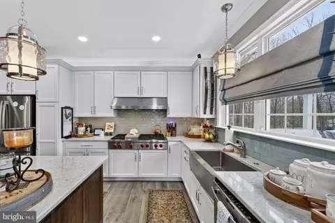 Kitchen - 6165 Mint Springs Dr, Warrenton, VA 20187 photo 1 of 7