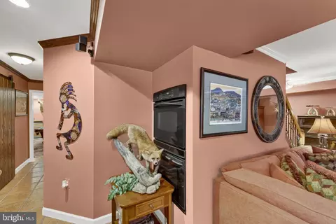 Entry Way - 6165 Mint Springs Dr, Warrenton, VA 20187 photo 10 of 12