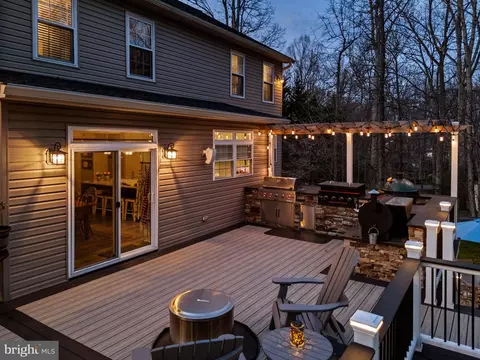 Exterior - 6165 Mint Springs Dr, Warrenton, VA 20187 photo 18 of 39