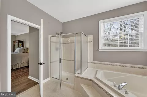 Bath - 6165 Mint Springs Dr, Warrenton, VA 20187 photo 5 of 6