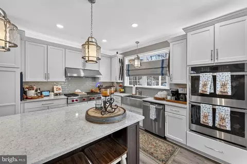 Kitchen - 6165 Mint Springs Dr, Warrenton, VA 20187 photo 3 of 7