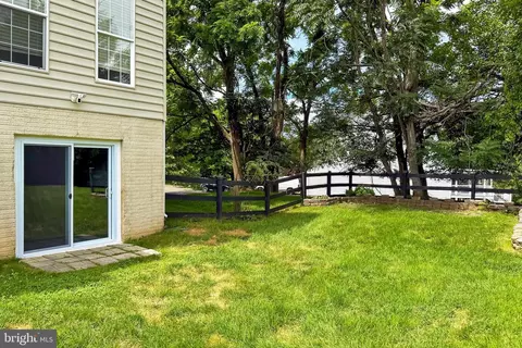 Exterior - 5548 Eiseley Ct, Warrenton, VA 20187 photo 3 of 8