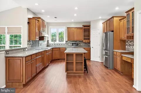 Kitchen - 5548 Eiseley Ct, Warrenton, VA 20187 photo 1 of 6