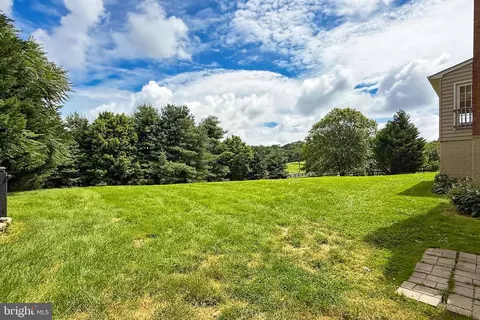 Exterior - 5548 Eiseley Ct, Warrenton, VA 20187 photo 4 of 8