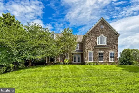 Exterior - 5548 Eiseley Ct, Warrenton, VA 20187 photo 1 of 8