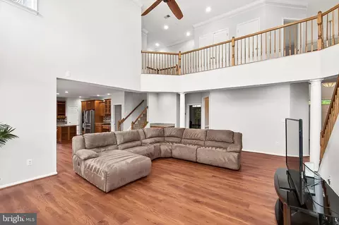 Living - 5548 Eiseley Ct, Warrenton, VA 20187 photo 9 of 9
