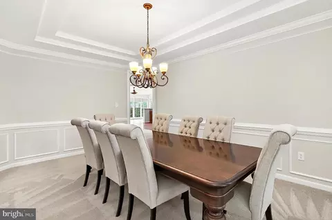 Dining - 5548 Eiseley Ct, Warrenton, VA 20187 photo 2 of 5