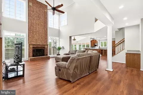 Living - 5548 Eiseley Ct, Warrenton, VA 20187 photo 6 of 9