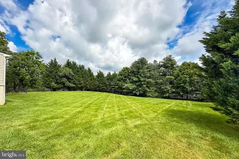 Exterior - 5548 Eiseley Ct, Warrenton, VA 20187 photo 7 of 8