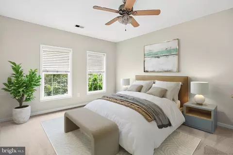 Bedroom - 5548 Eiseley Ct, Warrenton, VA 20187 photo 7 of 9