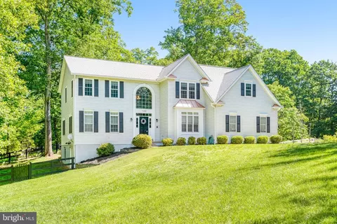 5200 Swain Dr, Warrenton, VA 20187