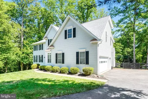 5200 Swain Dr, Warrenton, VA 20187