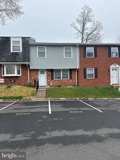 8609 Harrison Ct, Marshall, VA 20115
