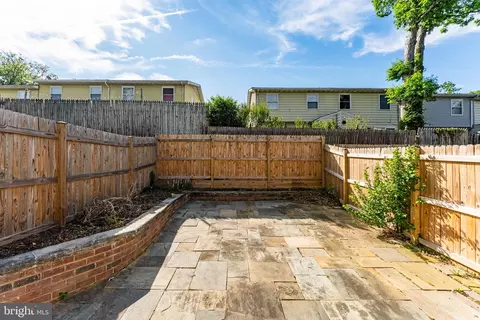 Exterior - 8609 Harrison Ct, Marshall, VA 20115 photo 2 of 3